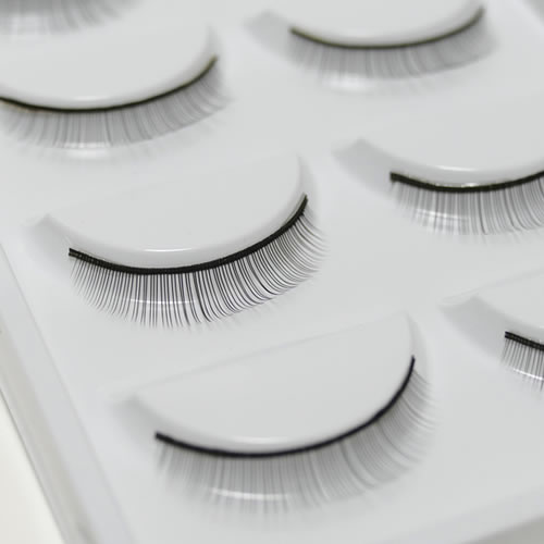 練習用つけまつげ